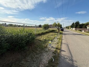 Ponúkame na predaj prestížny stavebný pozemok, MILOSLAVOV - 2