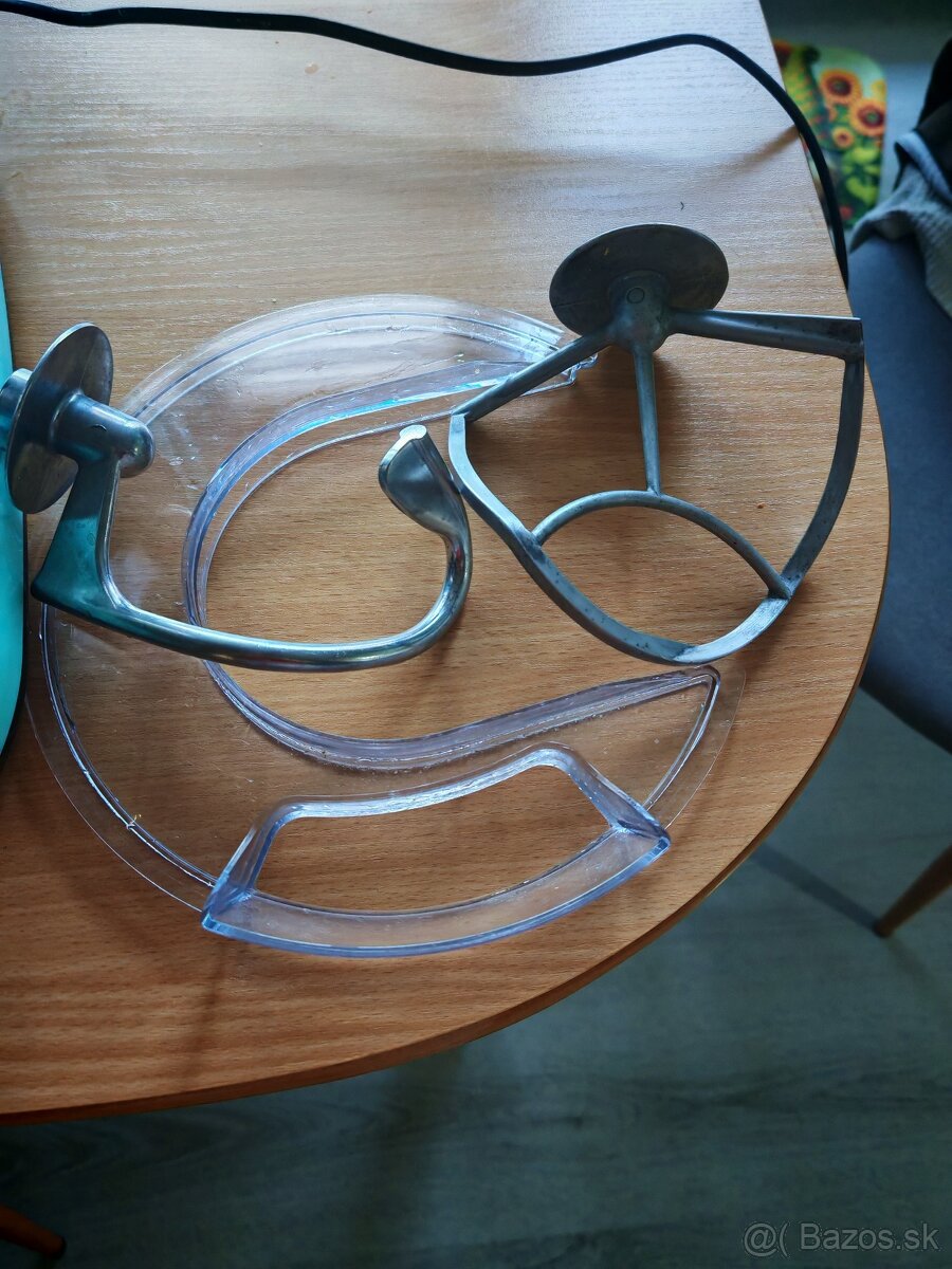 Kuchynský robot - 2