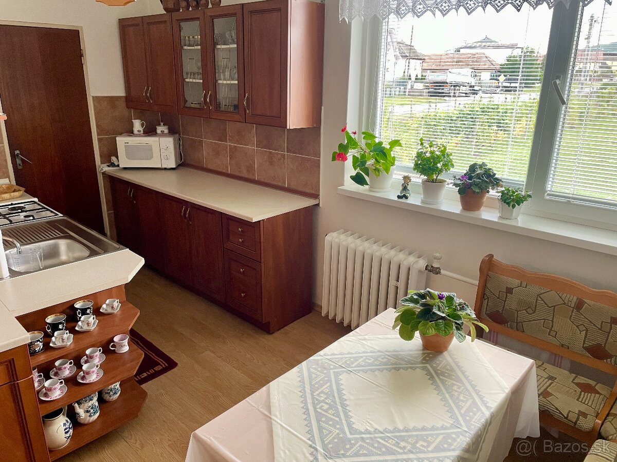 Rodinný dom 230m2 + pozemok 13a - 2