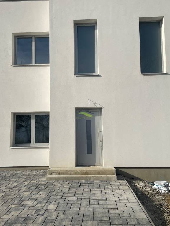 Novostavba z kvalitných materiálov - v stave HOLODOM - 235.0 - 2