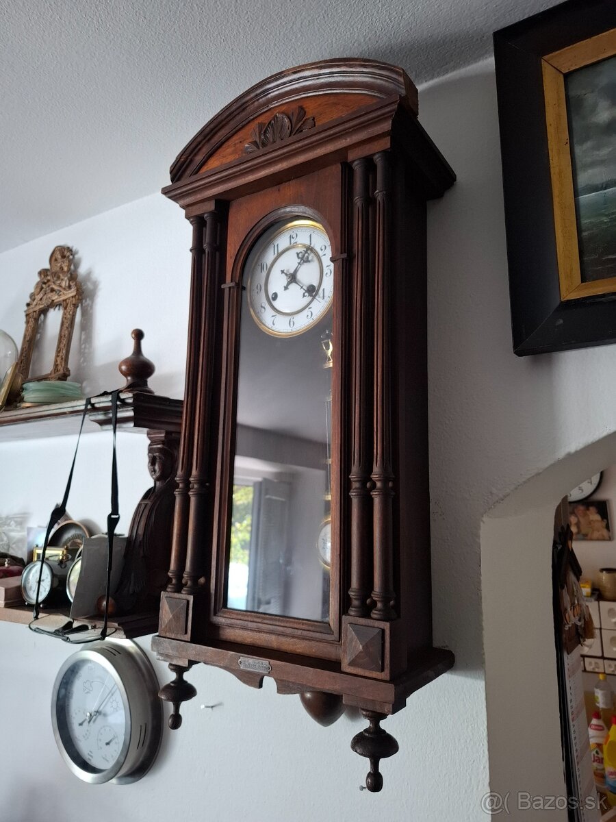 Predám funkčné starožitné nástenné stlpikové hodiny Junghans - 2