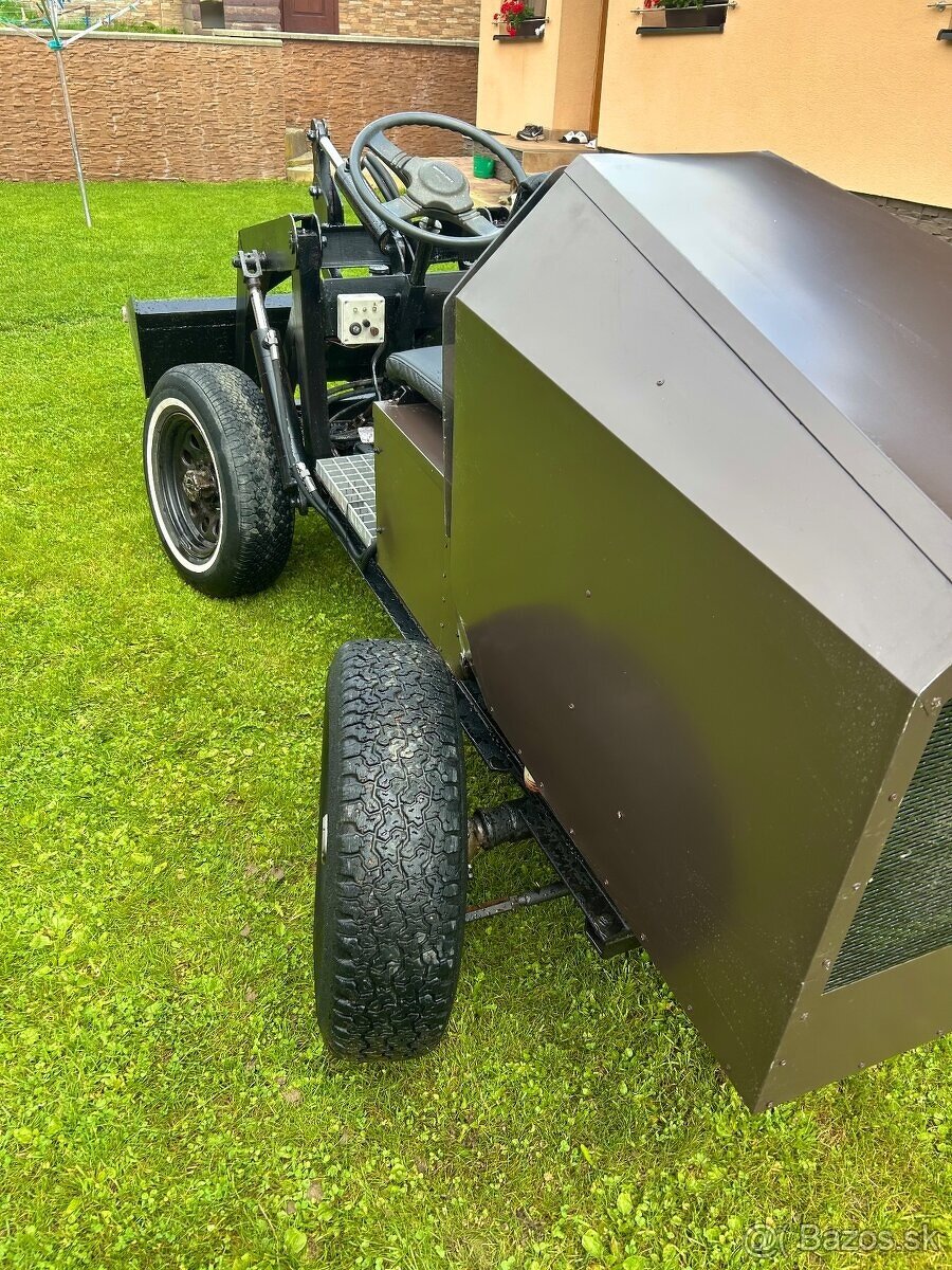 Traktor čelný nakladač - 2