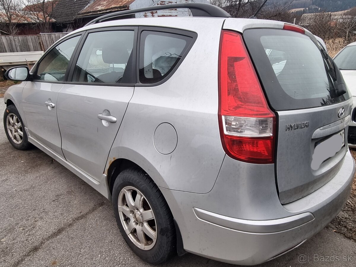 hyundai i30 combi kufrové dvere - 2