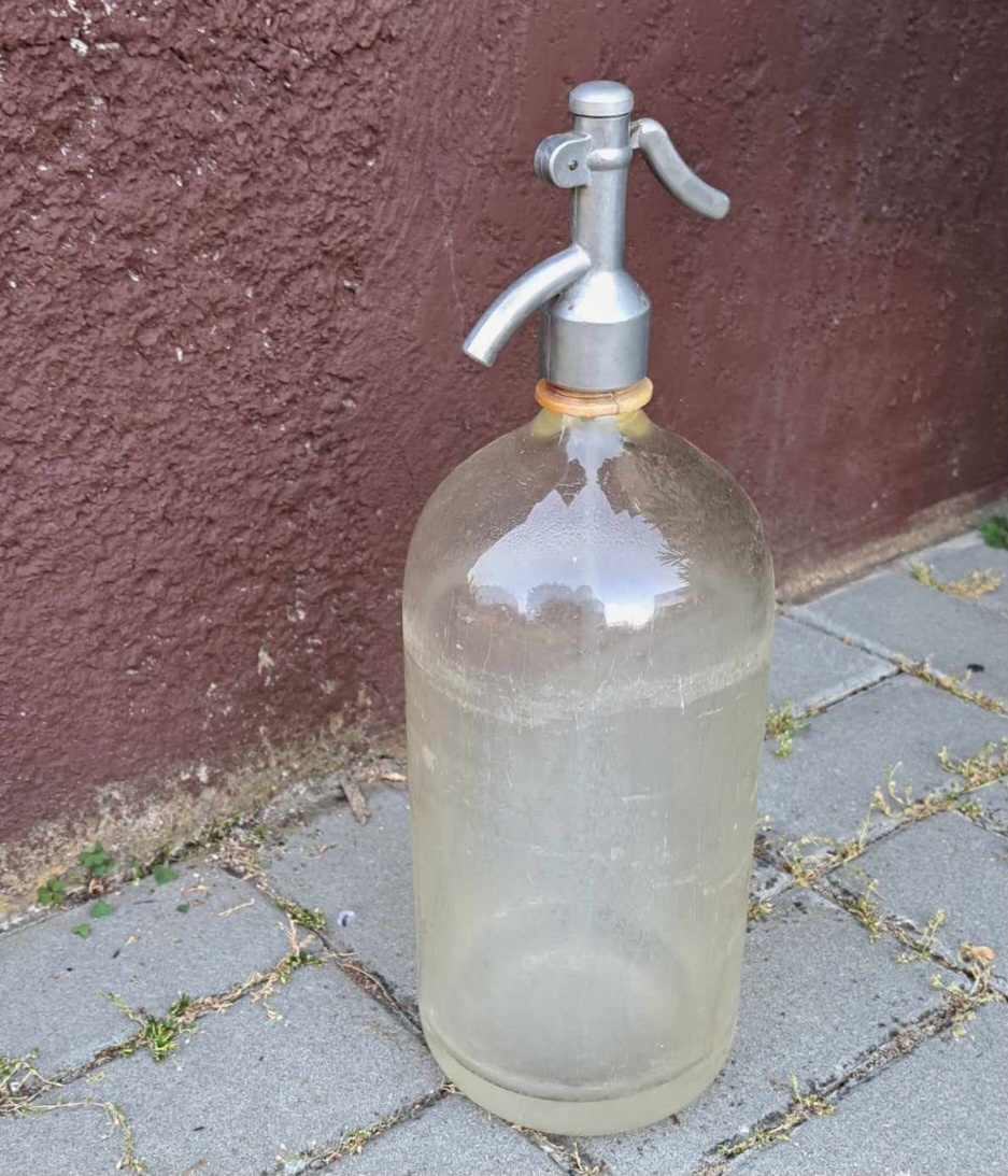 Stará fľaša na sódu - 2