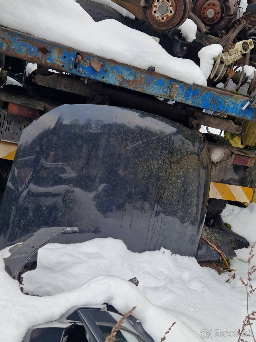 Kapota VW Passat b6 - 2