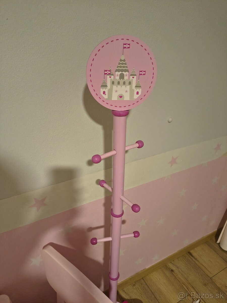 Detsky stol a stolicky - 2