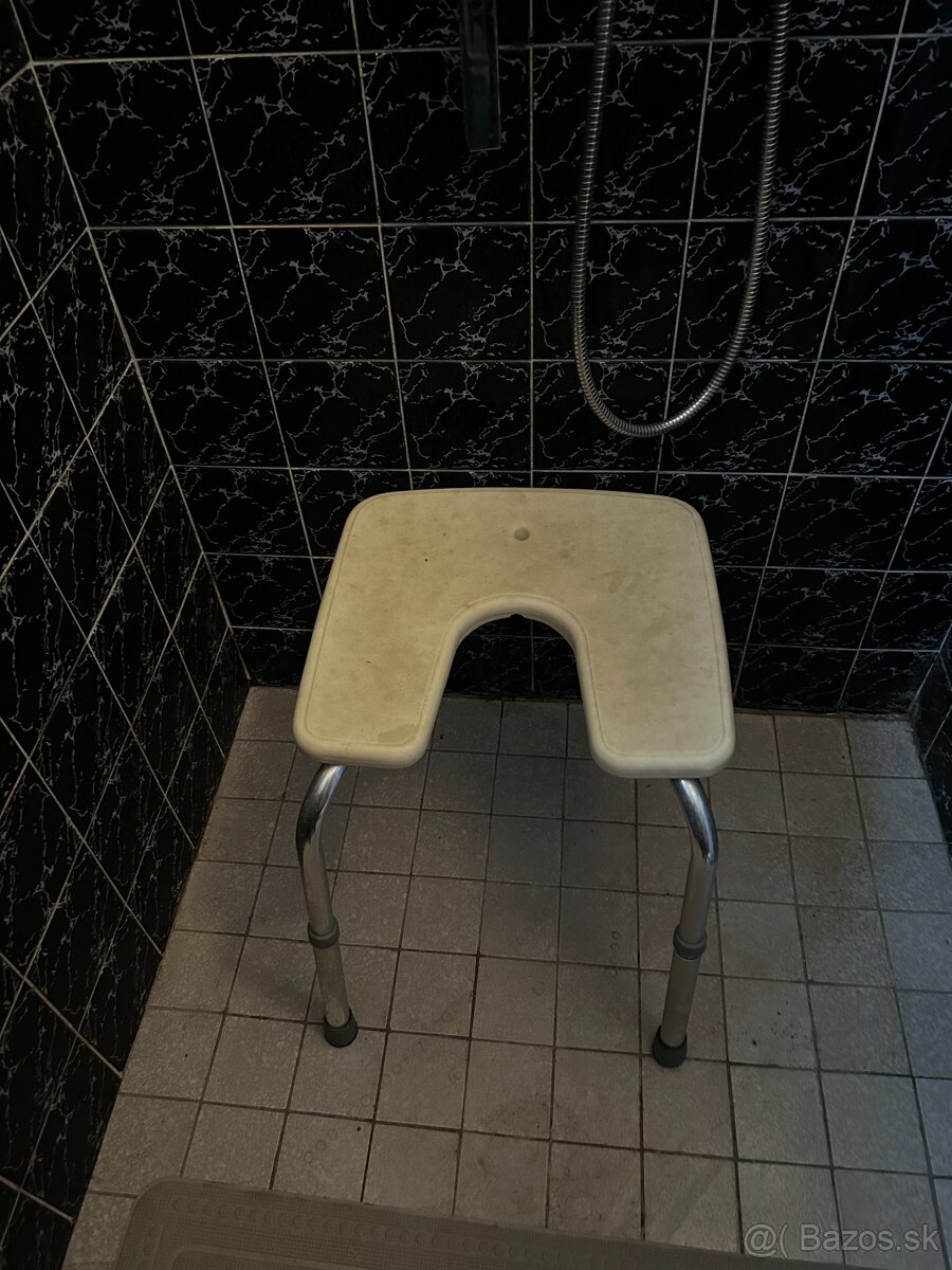 Plastová stolička do sprchy - 2