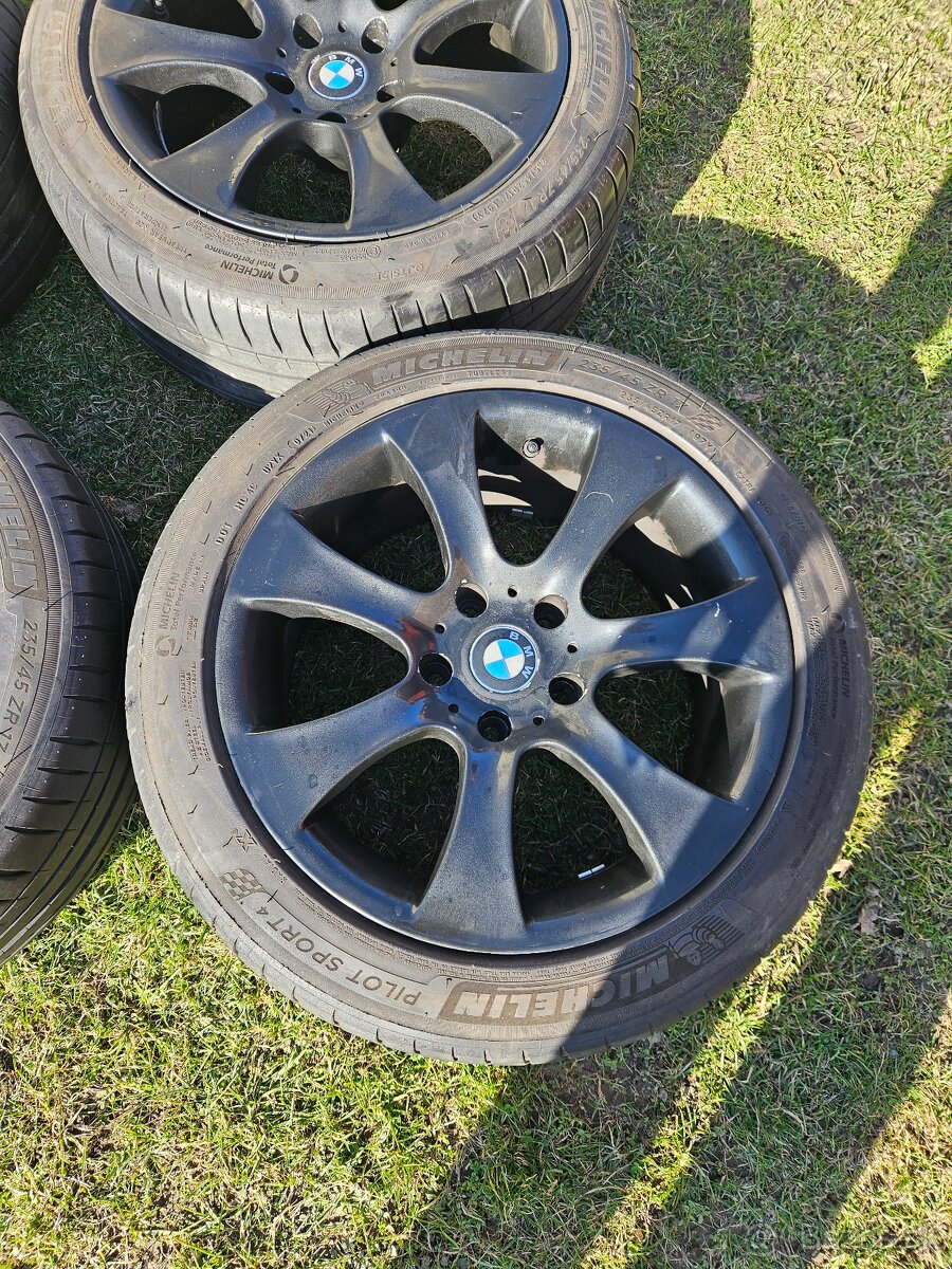 BMW 5x120 235/45 R17 - 2