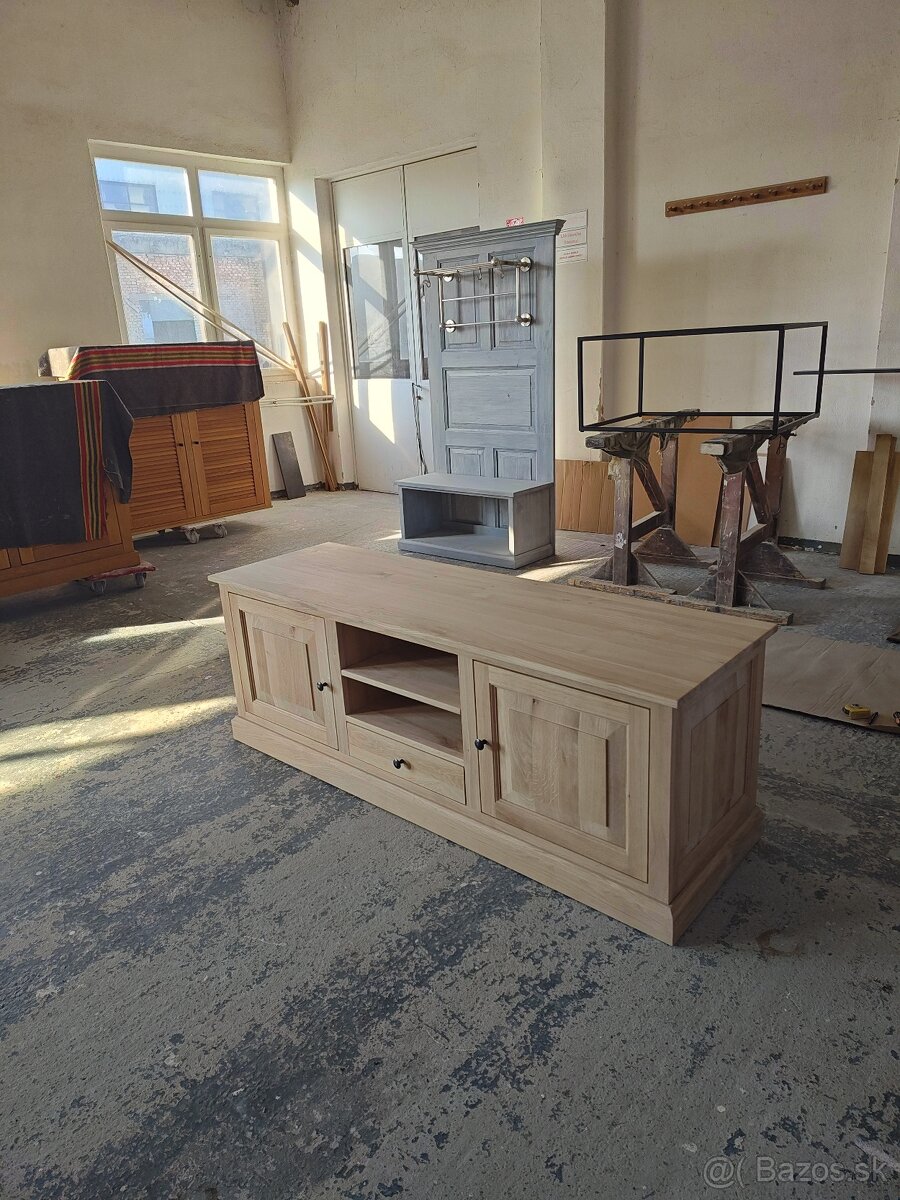 Dubová TV skrinka - 2