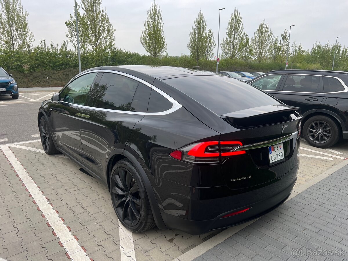 Tesla Model X75D - 2