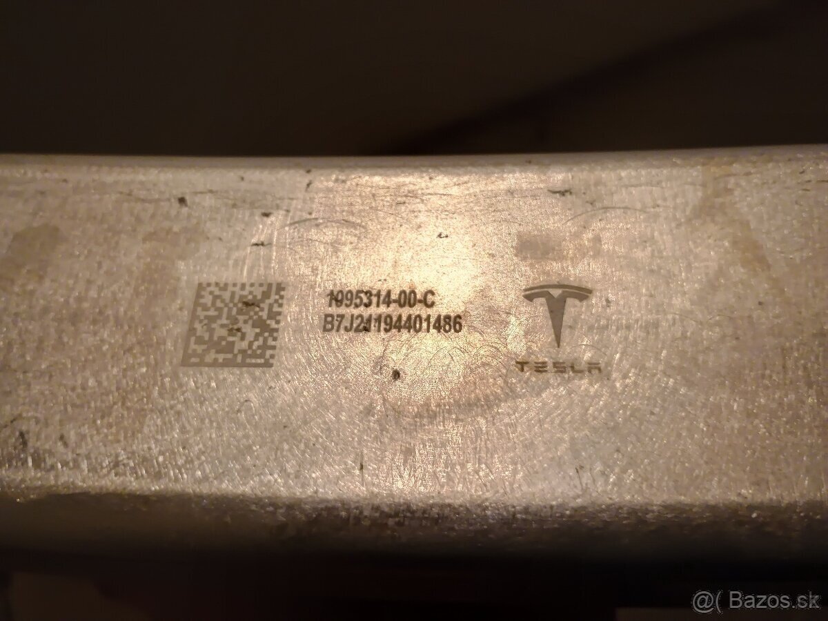 Vzpěra/výztuha zadního nárazníku Tesla Model 3 - 2