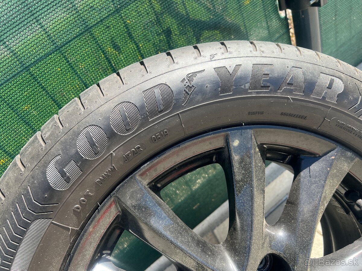 205/60/16 Goodyear letná sada bez diskov. - 2