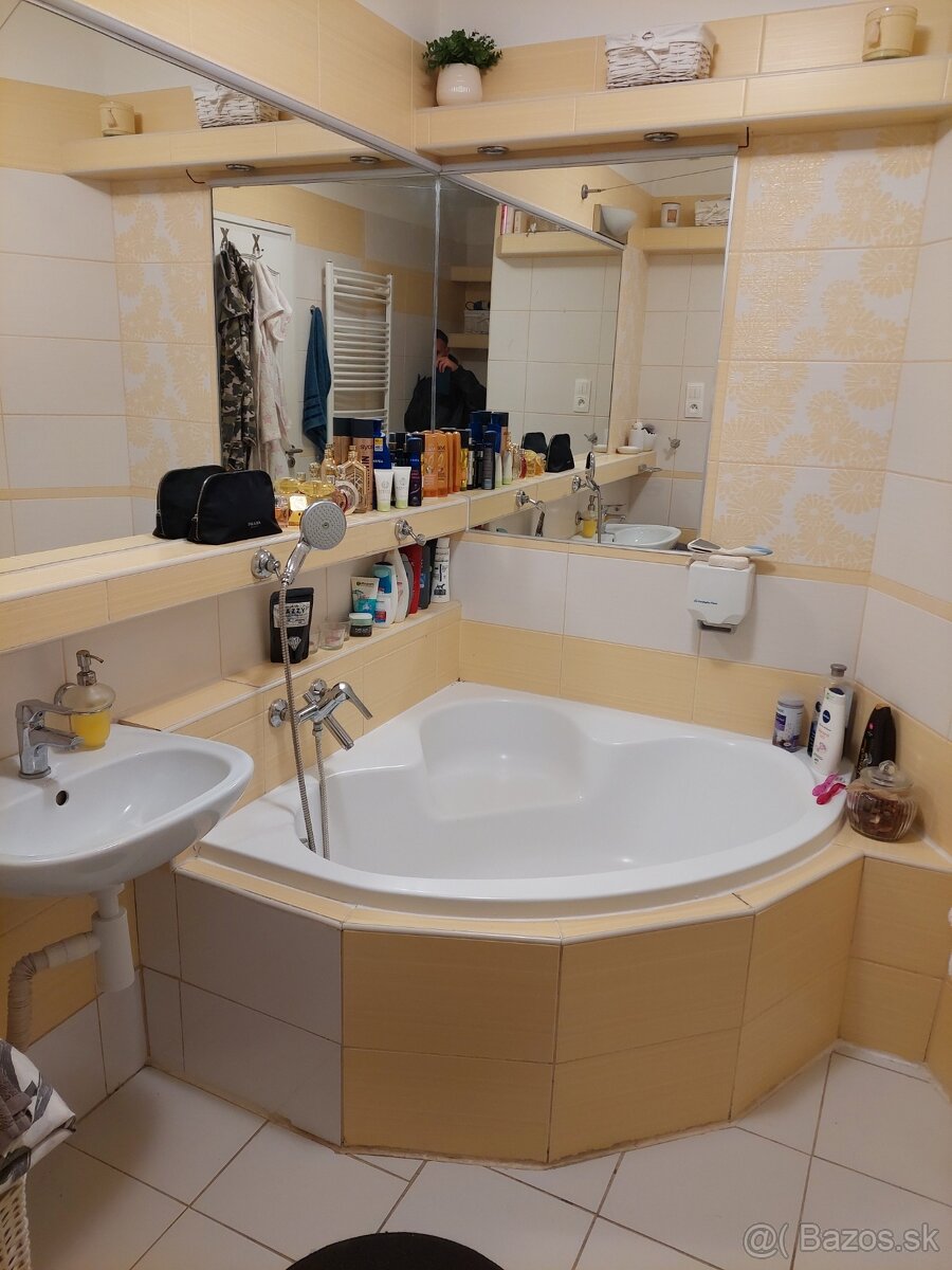 2 izbový byt s veľkou terasou Prenájom Rajka - 2