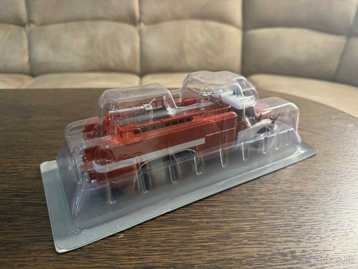 Tatra 148 CAS 32 1:43 model - 2