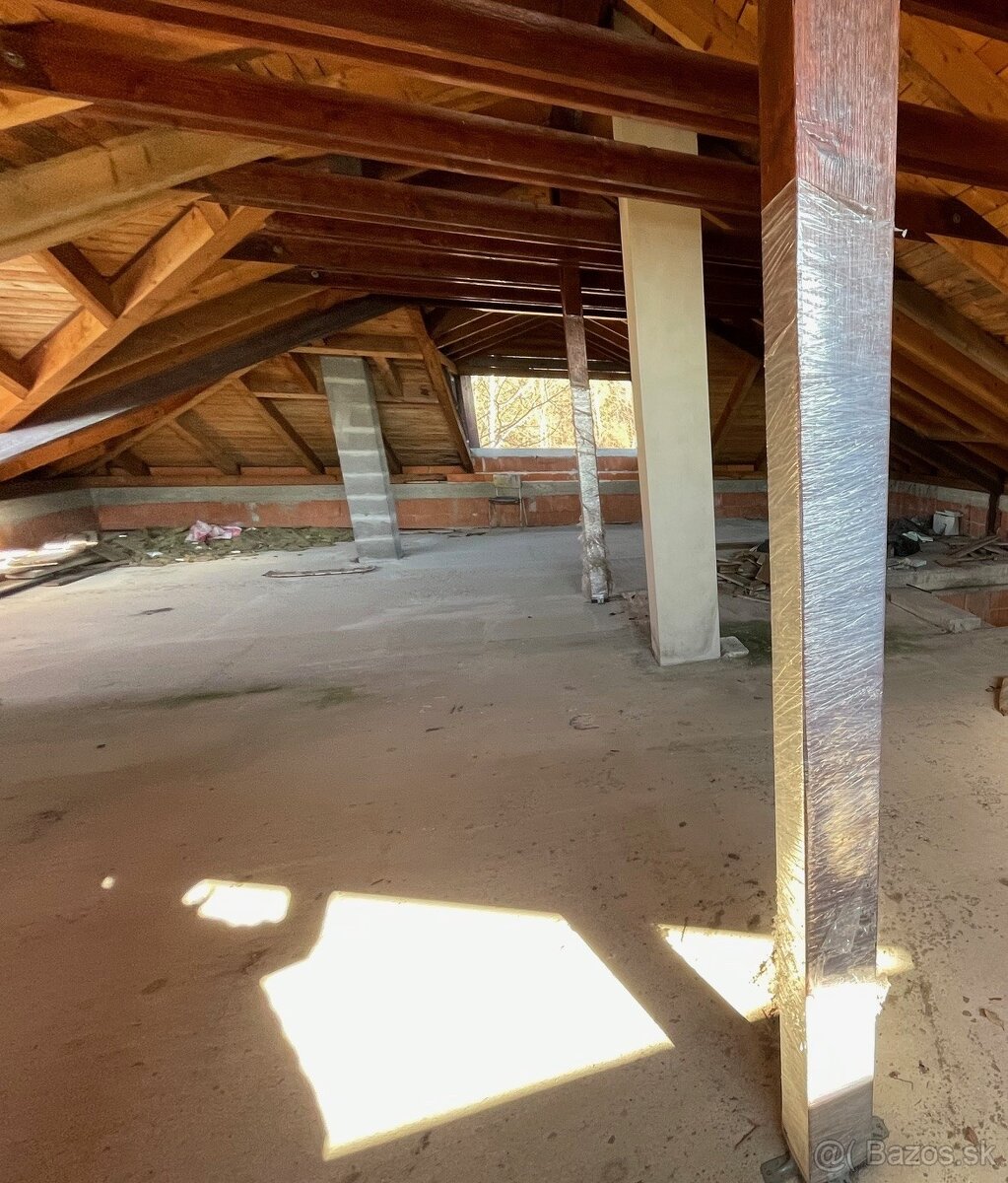 Na predaj hrubá stavba rodinného domu pri Martine. - 2