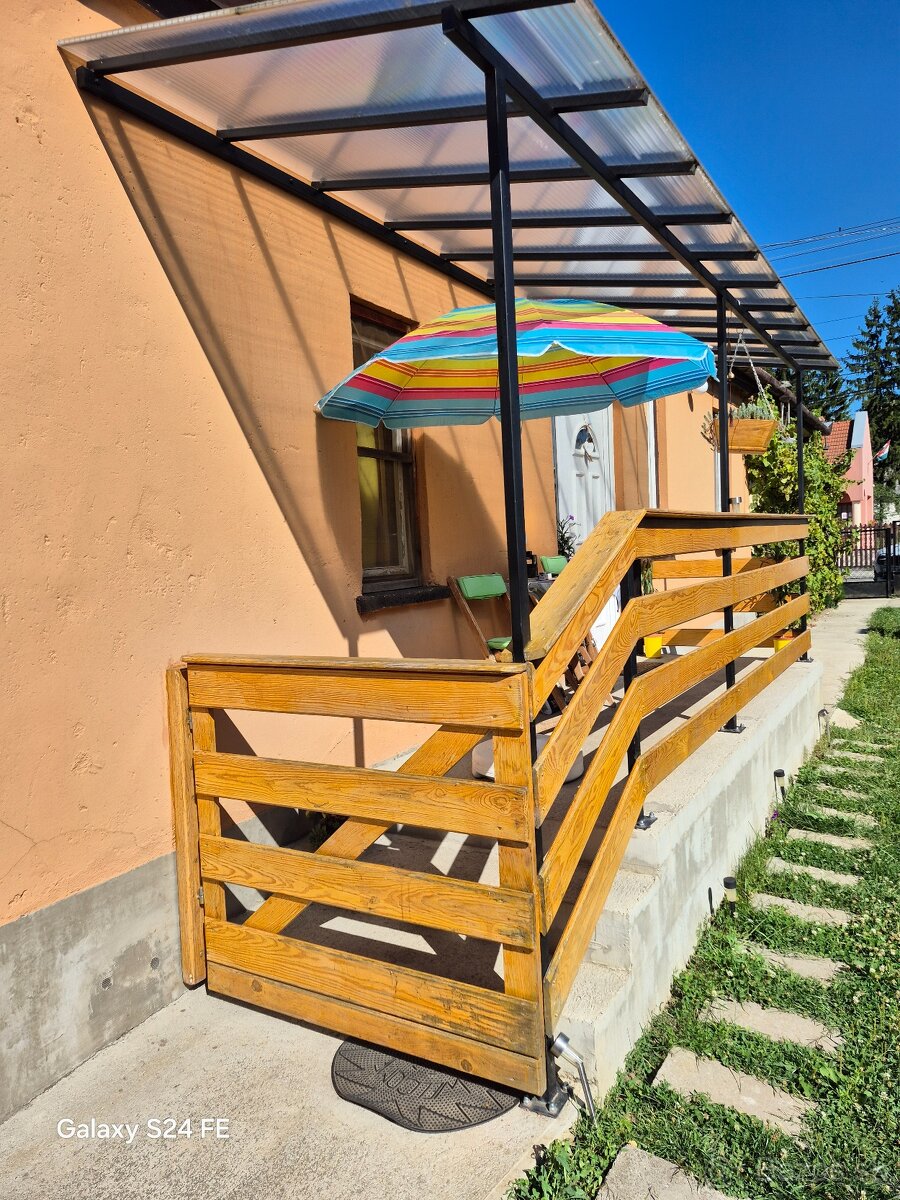 DOM S OBYTNOU ČASŤOU + PRIESTOR NA DROBNÉ PODNIKANIE V MÉRA - 2