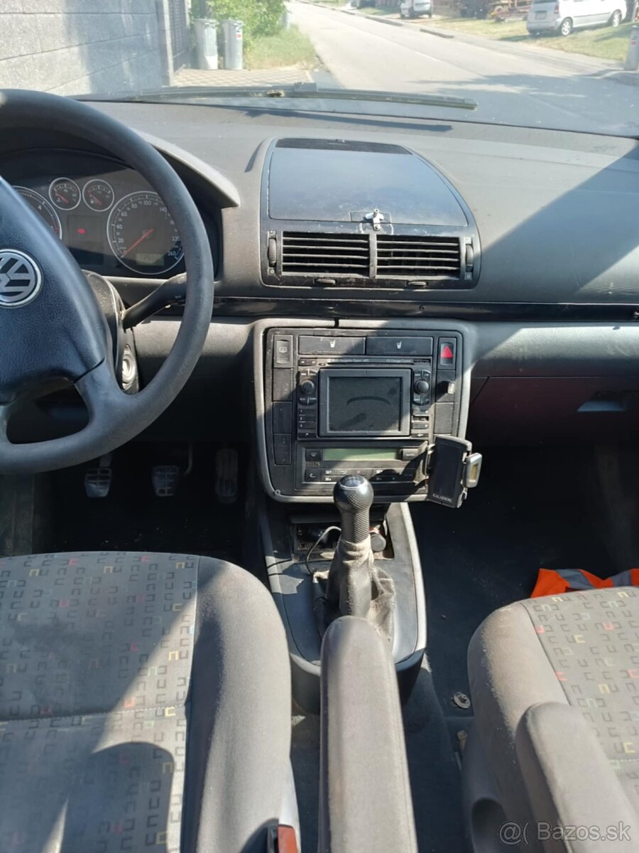 vw sharan 1,9 85 kw rv. 2002 - 2