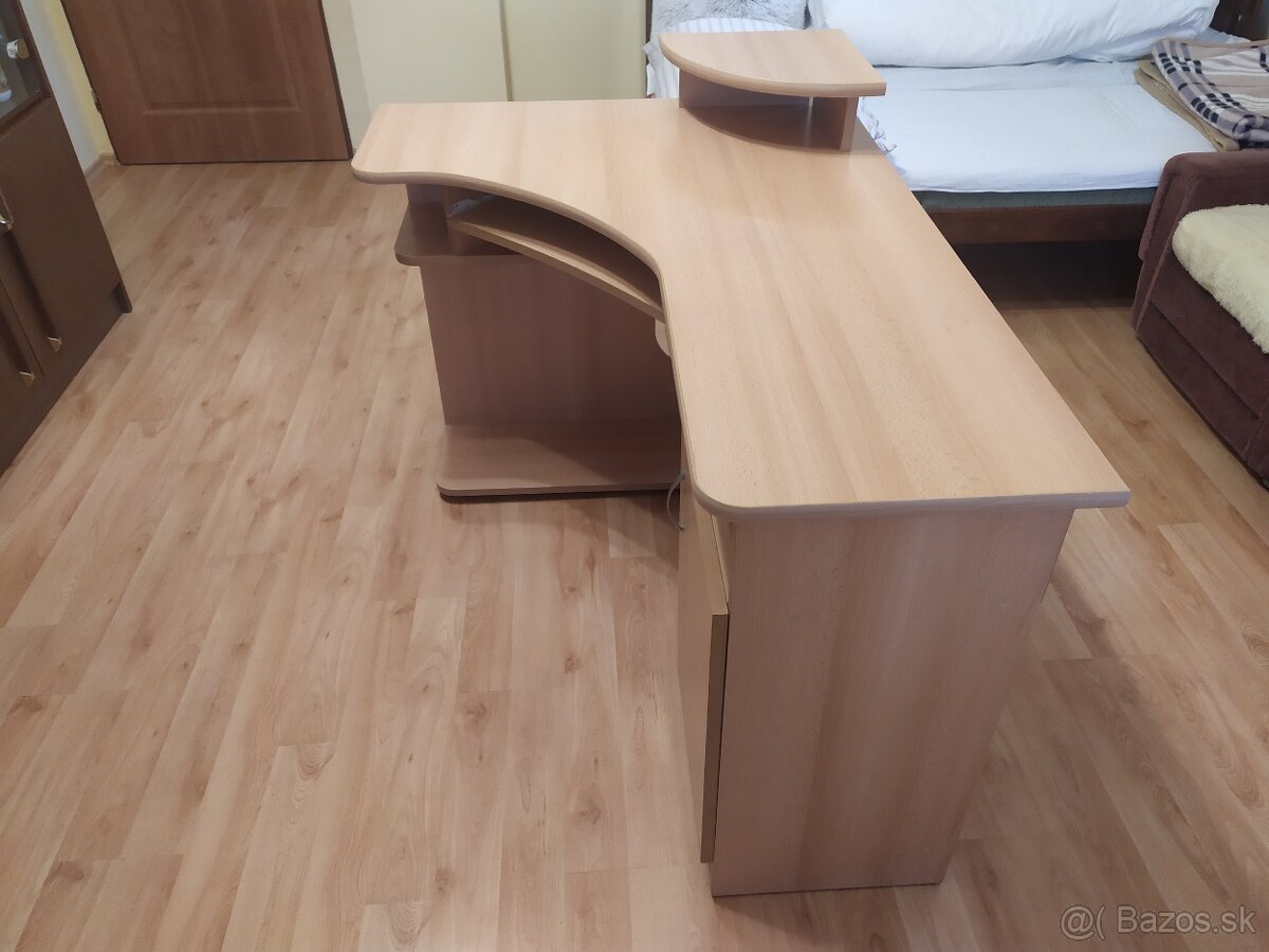 Rohový PC stôl - 2