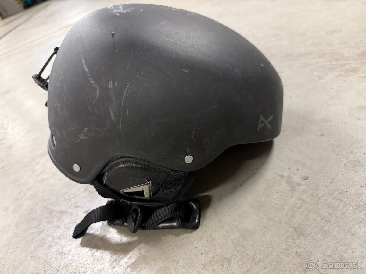 Helma Annon Striker cierna - L - 2