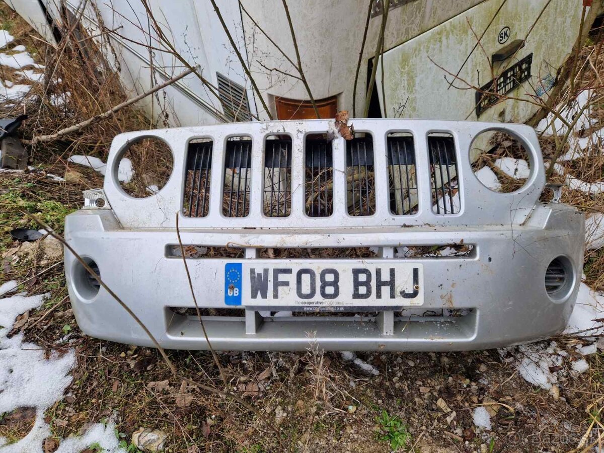 Kapota Jeep Grand Cheeroke - 2