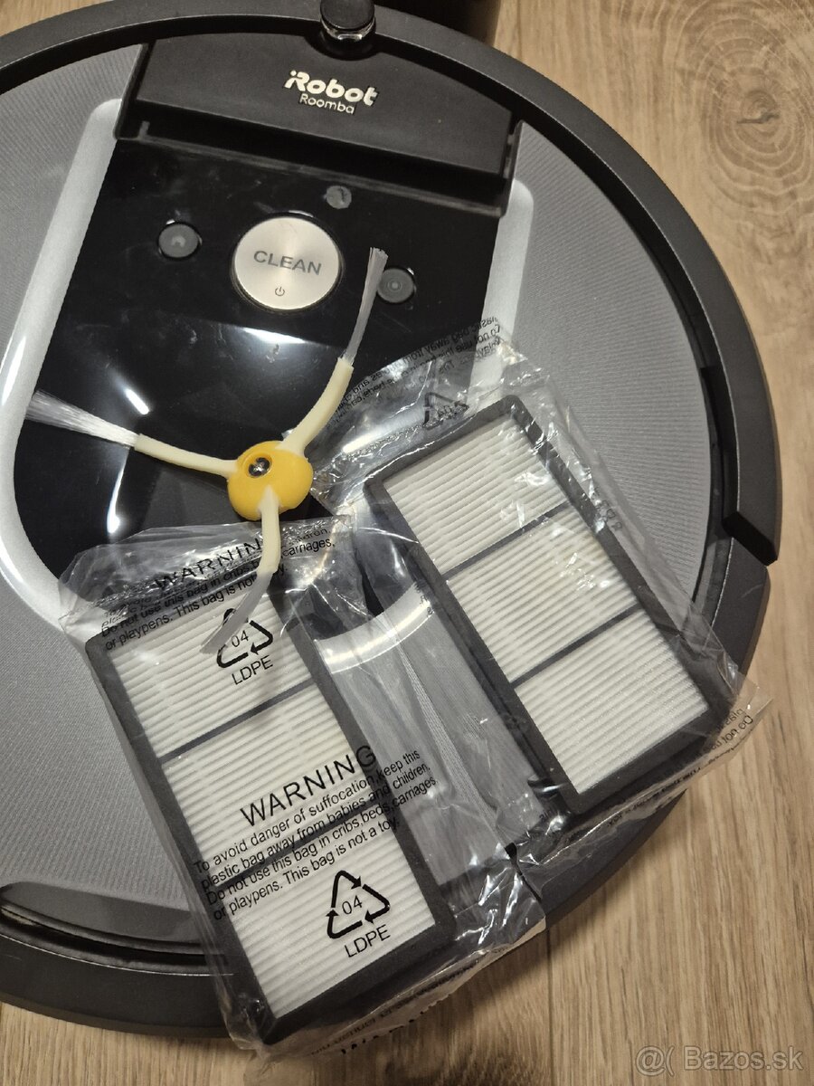 Robotický vysávač iRobot Roomba i7 - 2