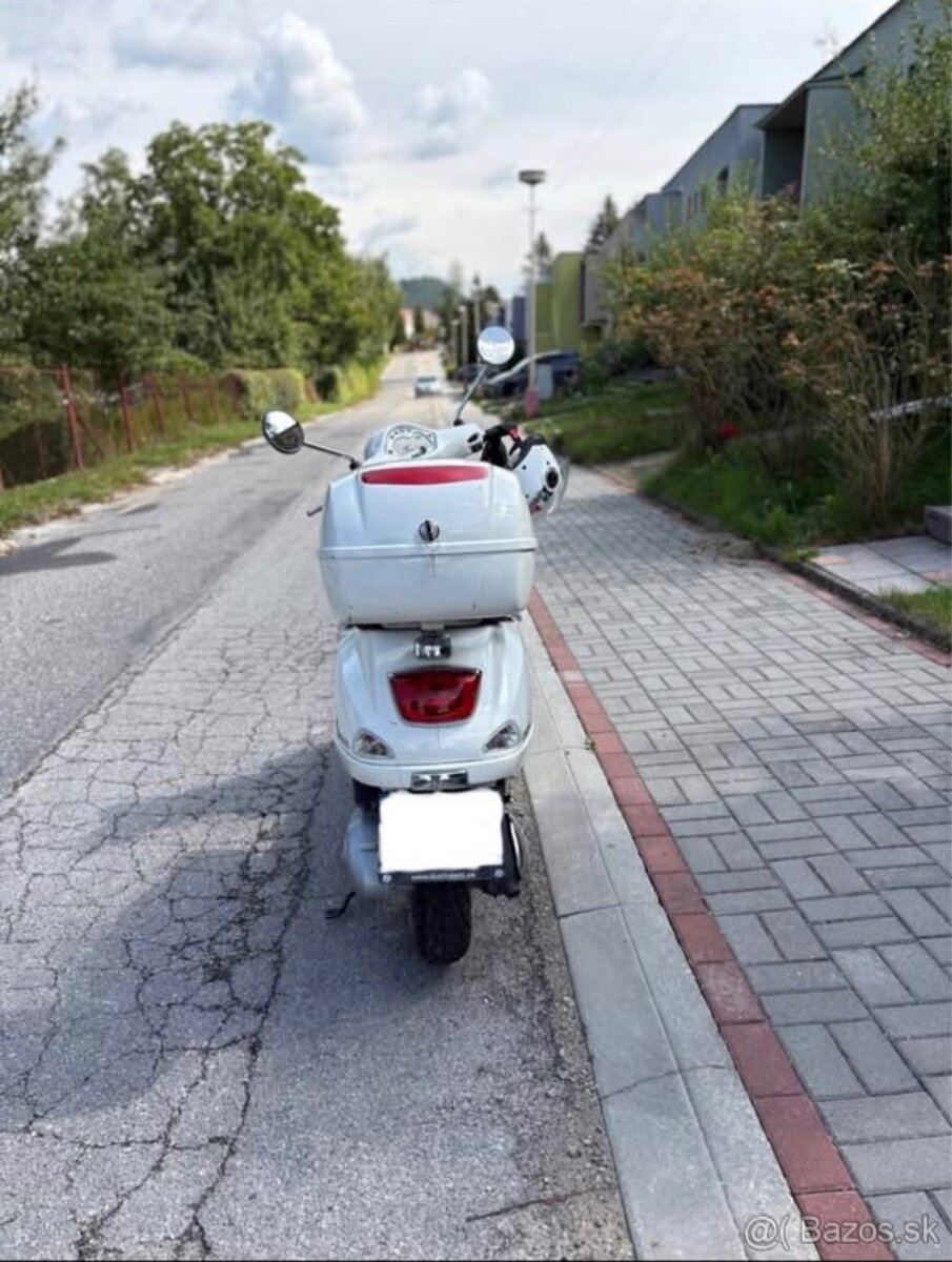 Predavam vespu LX 125 - 2