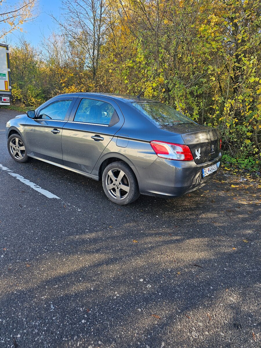 Peugeot 301 1.2 - 2