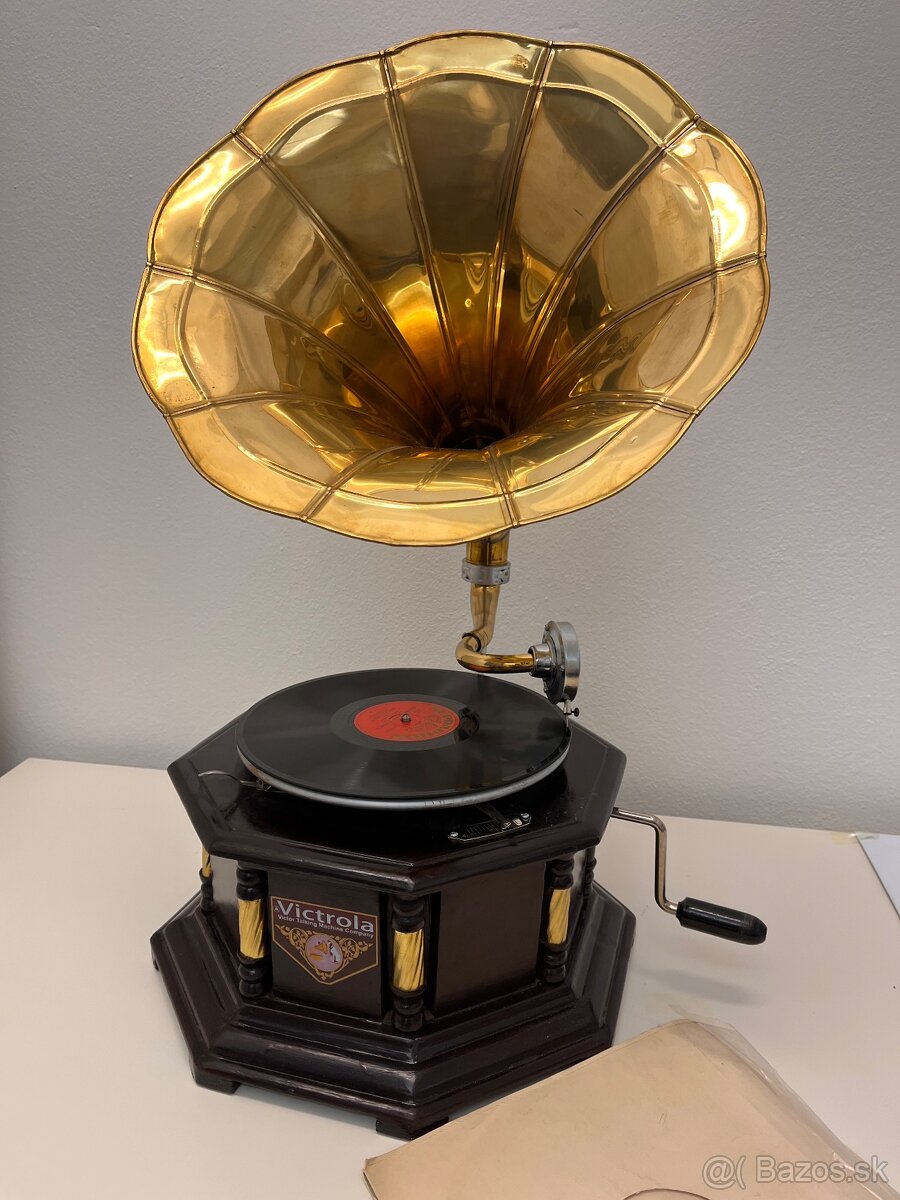 Gramofón na kľuku Victrola - 2
