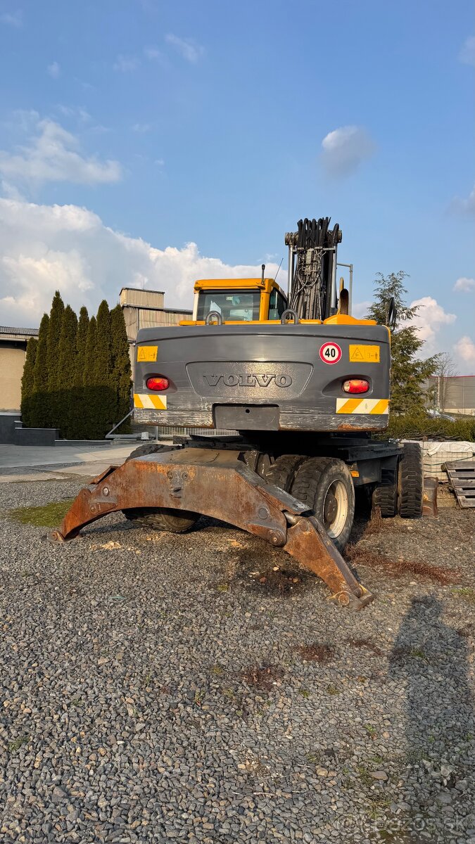 Kolové rypadlo VOLVO EW 180C - 2