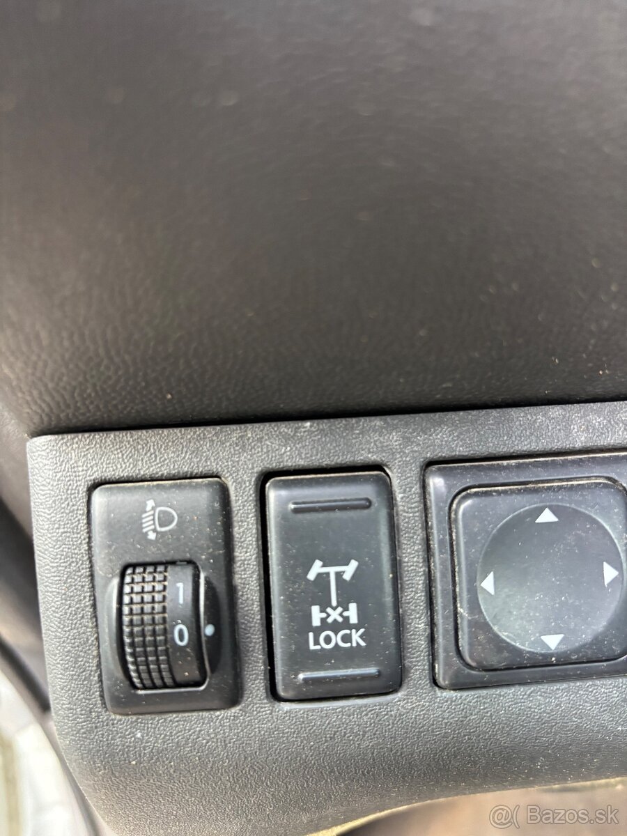 Nissan navara - 2