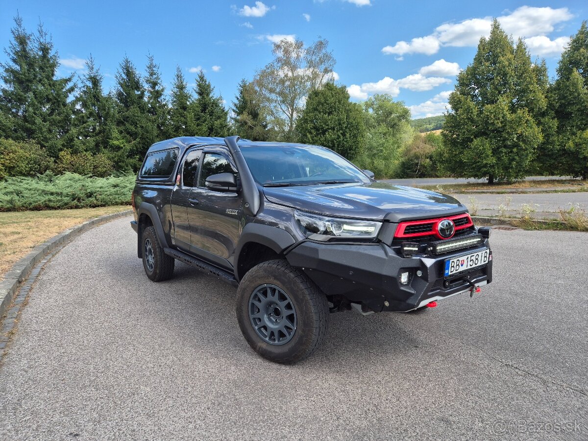 Toyota Hilux 2,8A/T Extra cab Invincible - 2
