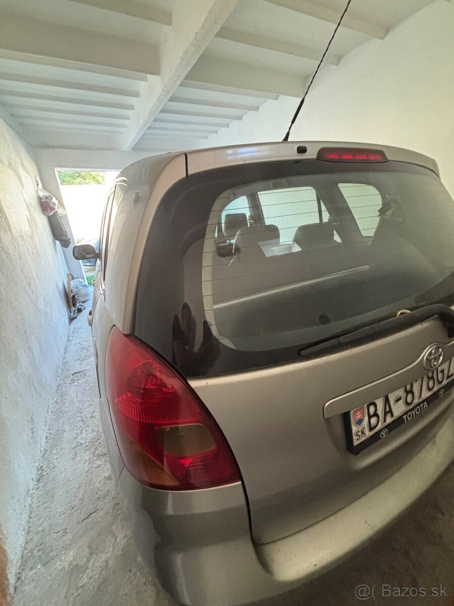 Corolla verso na diely - 2