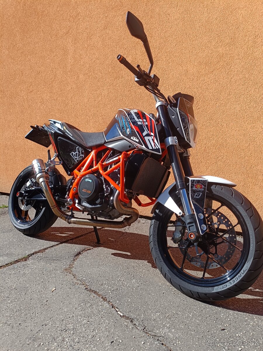 KTM Duke 690