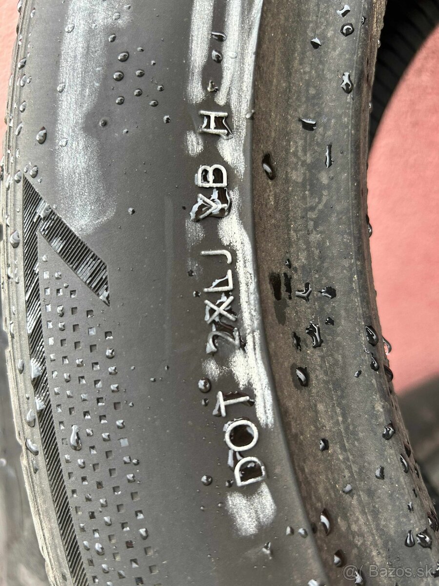 HANKOOK 235/50 ZR18 VENTUS V12 EVO 2(letné ) - 2