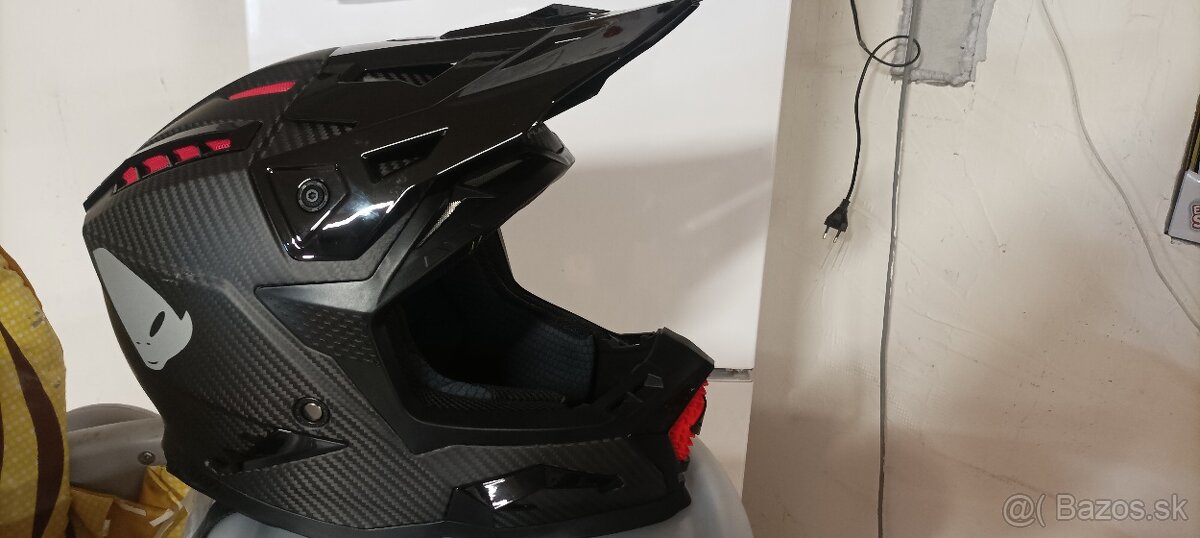 Prilba UFO Echus Carbon čierna - 2