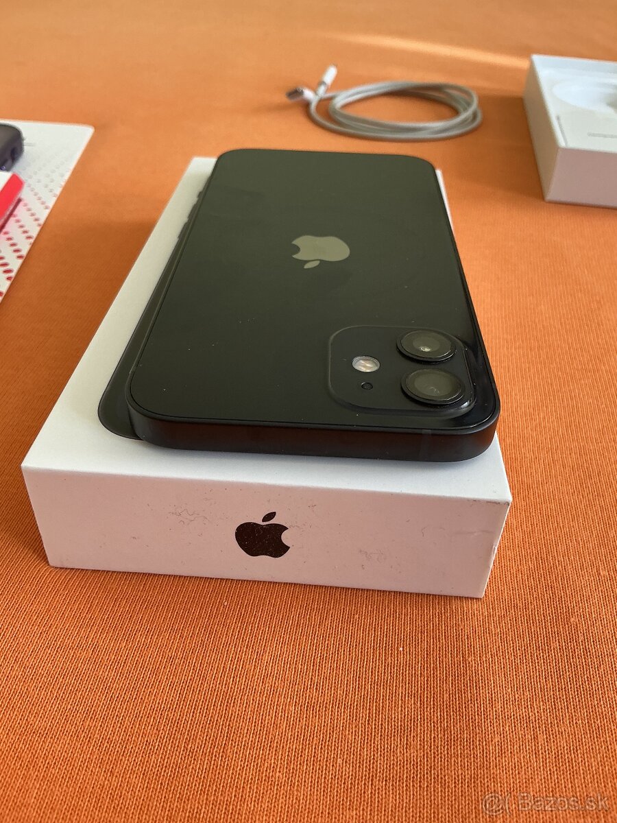 Predám iPhone 12 64 Black - 2