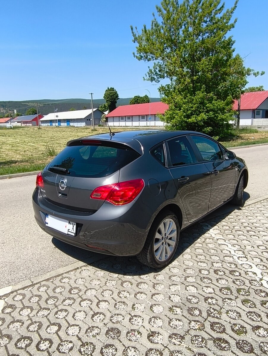 Opel Astra - 2