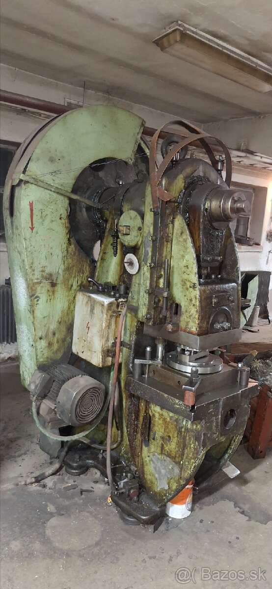 Vystrednikovy lis 50t - 2