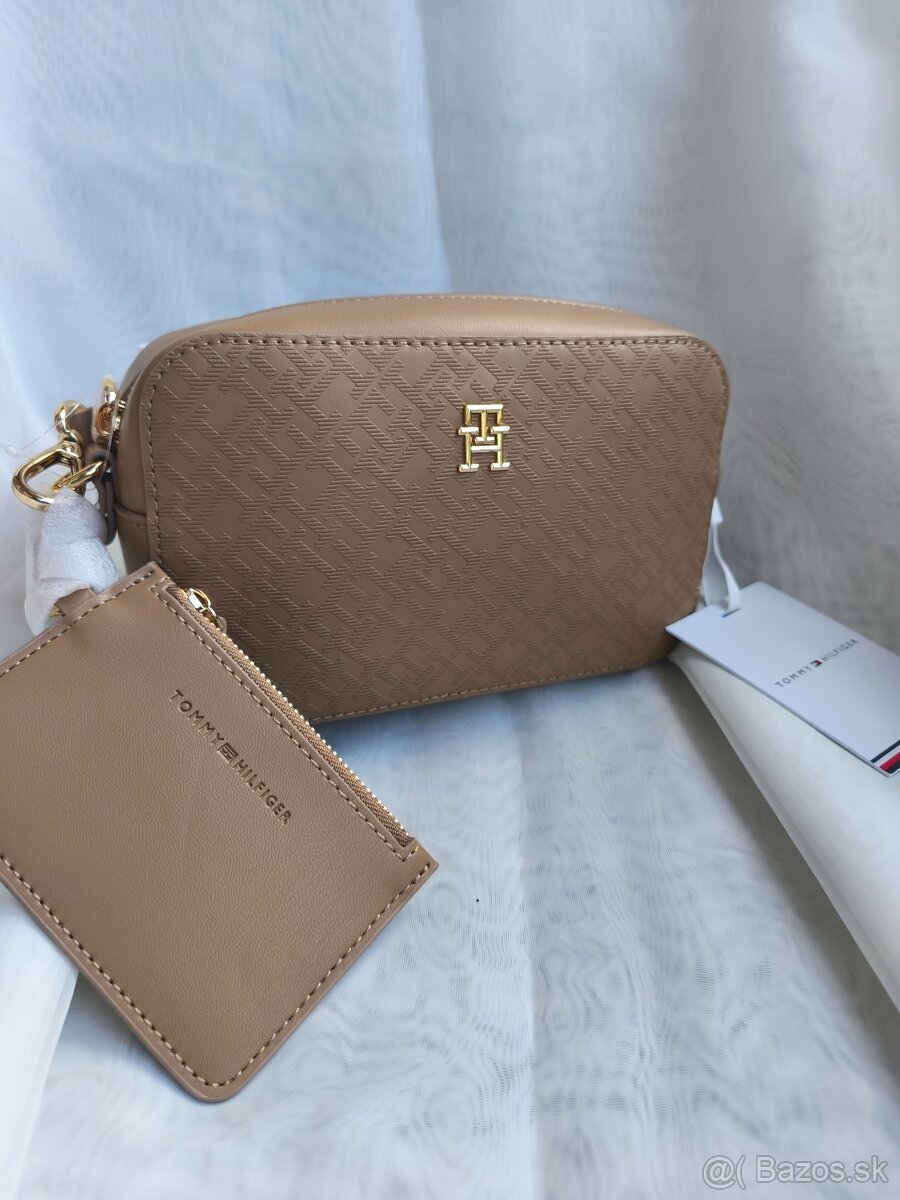 Hnedá crossbody kabelka zn. Tommy Hilfiger - 2