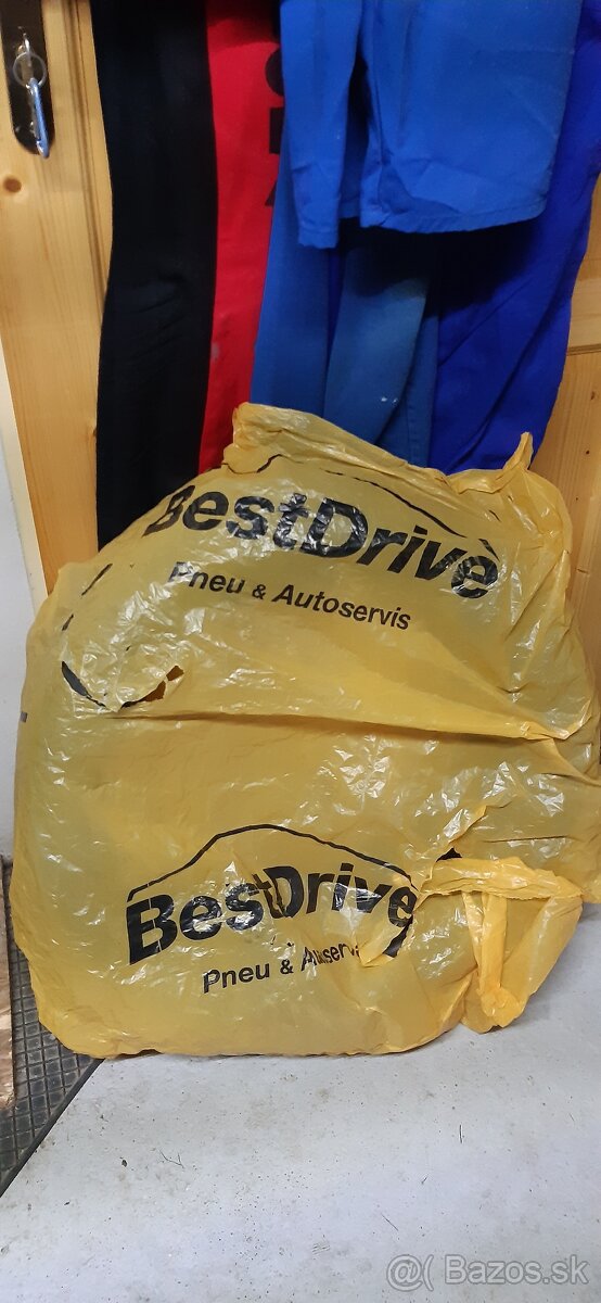 Kleber 235/45 R18 Kleber Krisalp zimnú . - 2