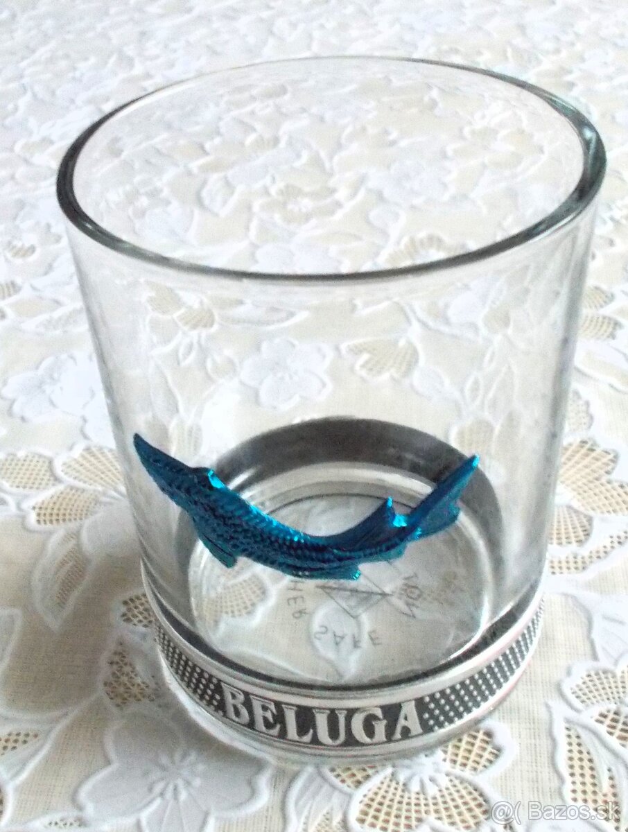 Predám poháriky a plechovú dózu - 2