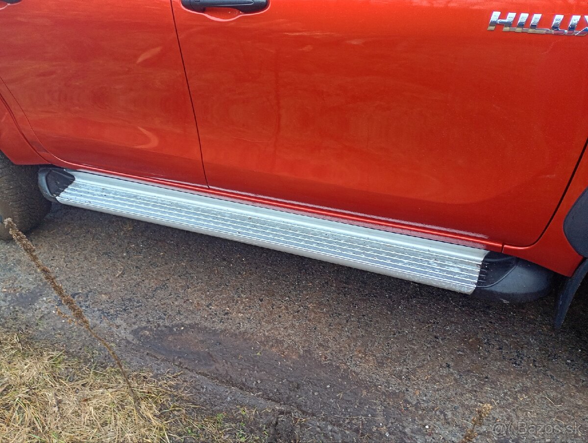 Toyota hilux bočné naslapy - 2