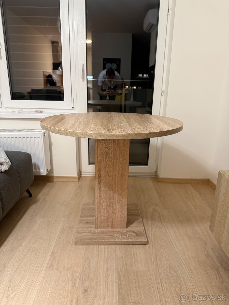 Okrúhly drevený stôl - 2