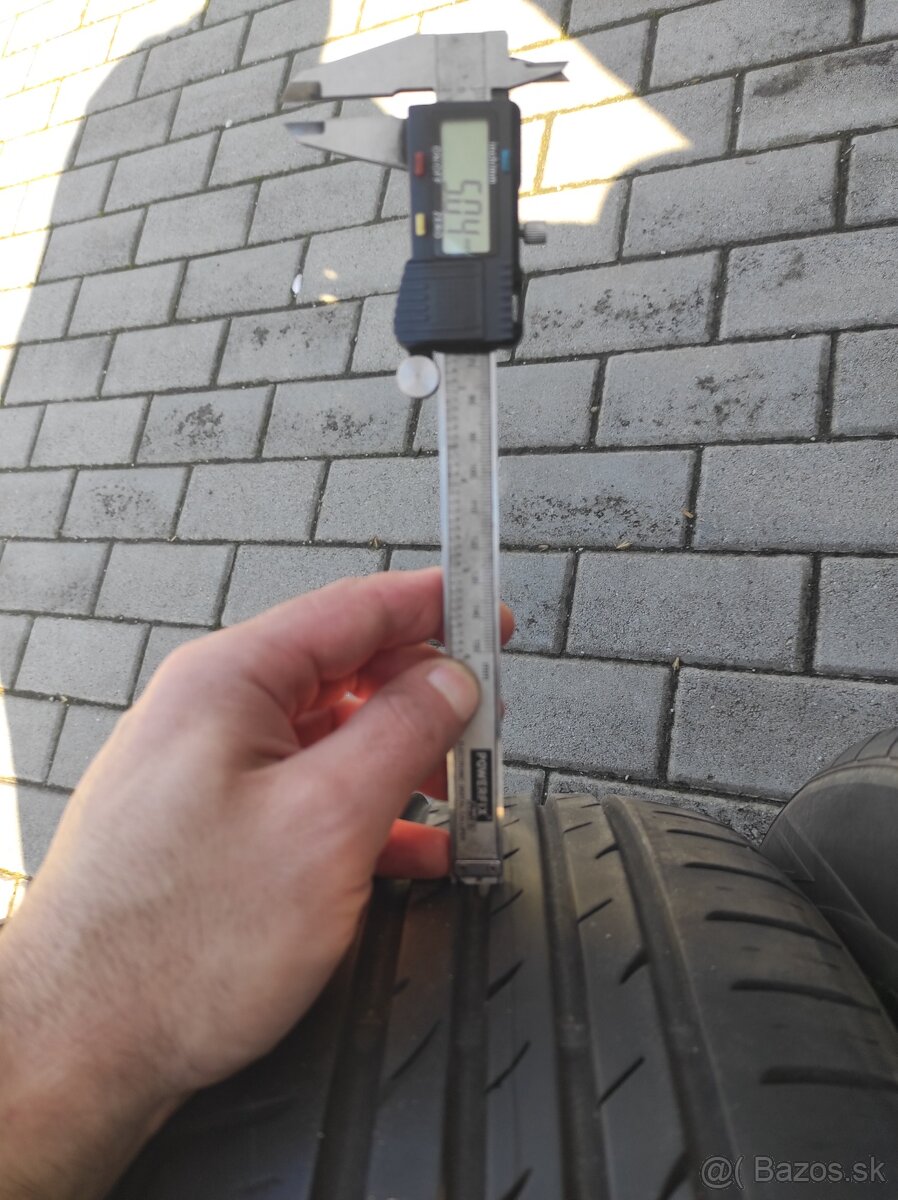 215/60R16 letné nexen - 2