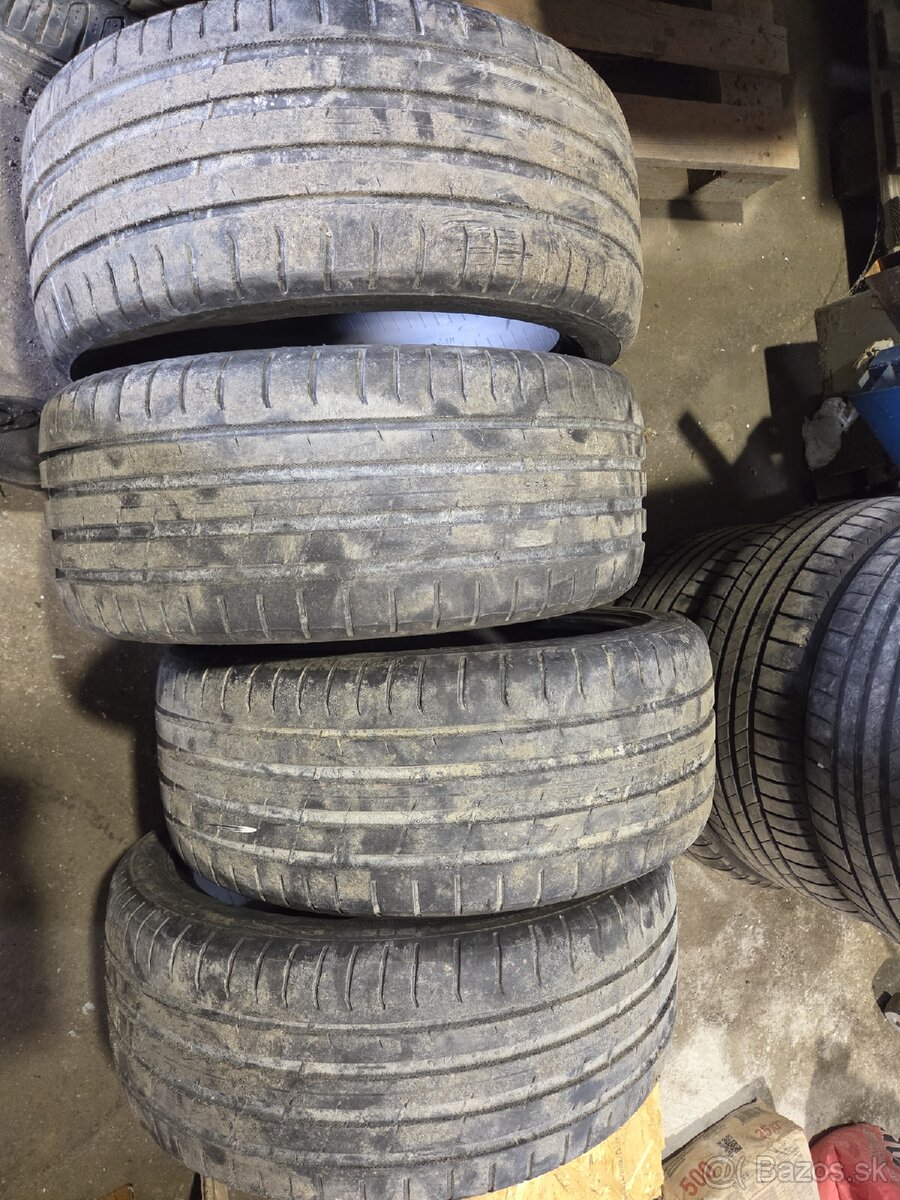 Nokian powerproof 225/40 r18 - 2