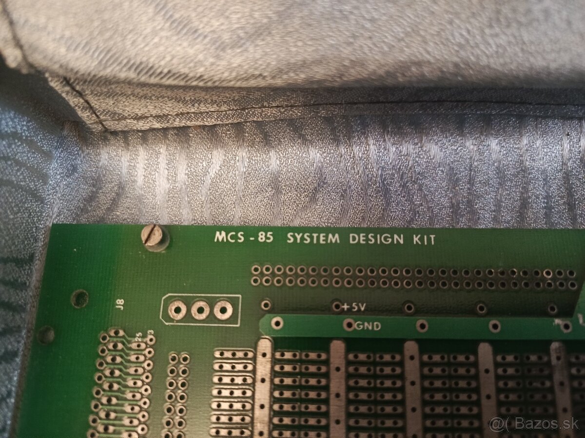 Intel MCS-85 System Design Kit (SDK-85) -zberateľský počítač - 2