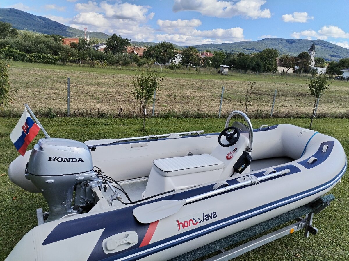 Motorový čln - 2
