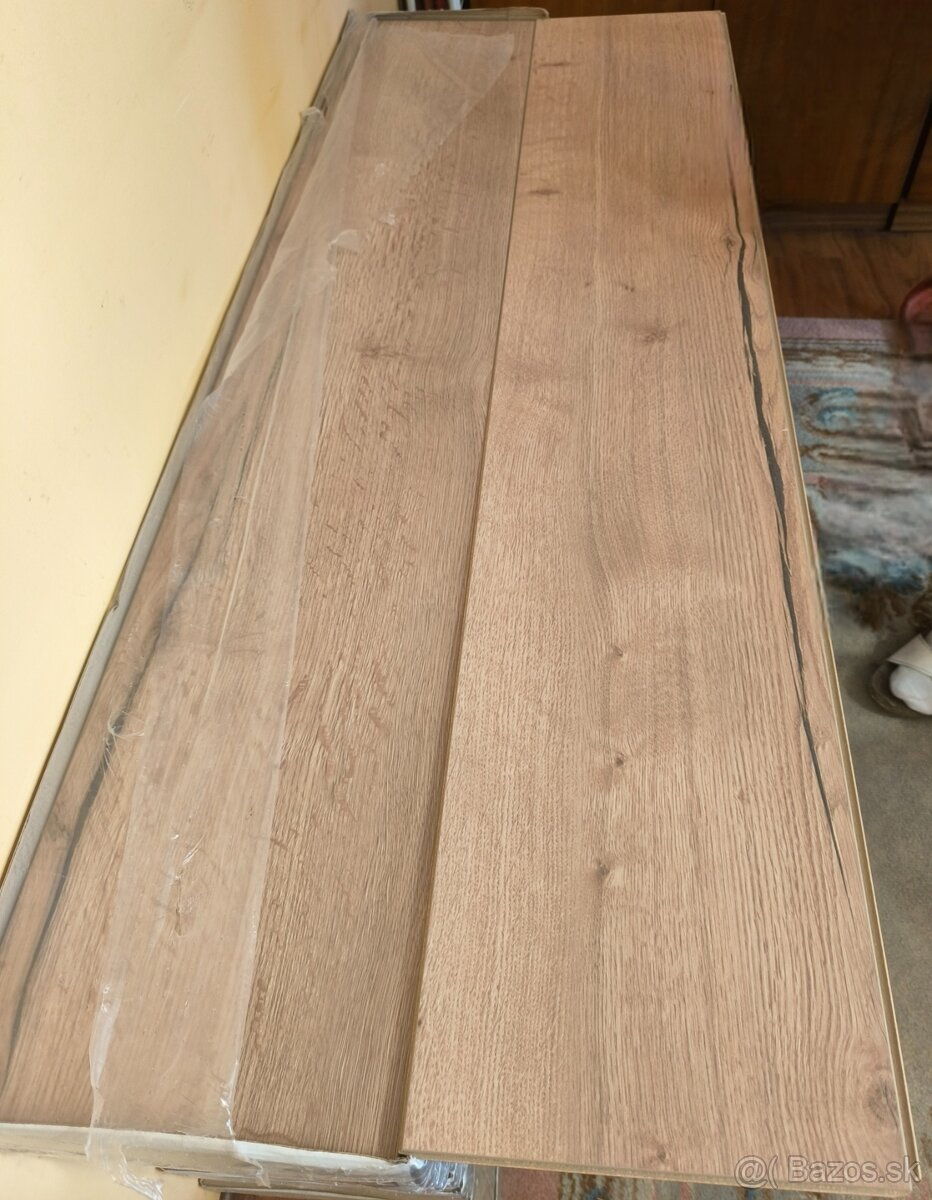 Kvalitná laminátová podlaha Egger home - 2