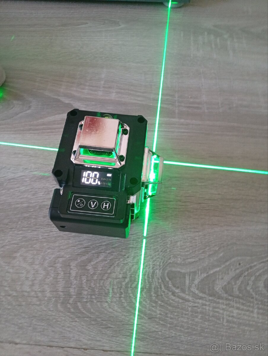 Krížový samonivelačný laser 360°, statív, kufrík - 2