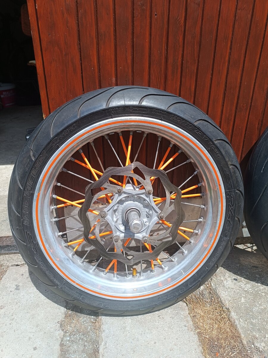 Motard kolesá KTM 2009